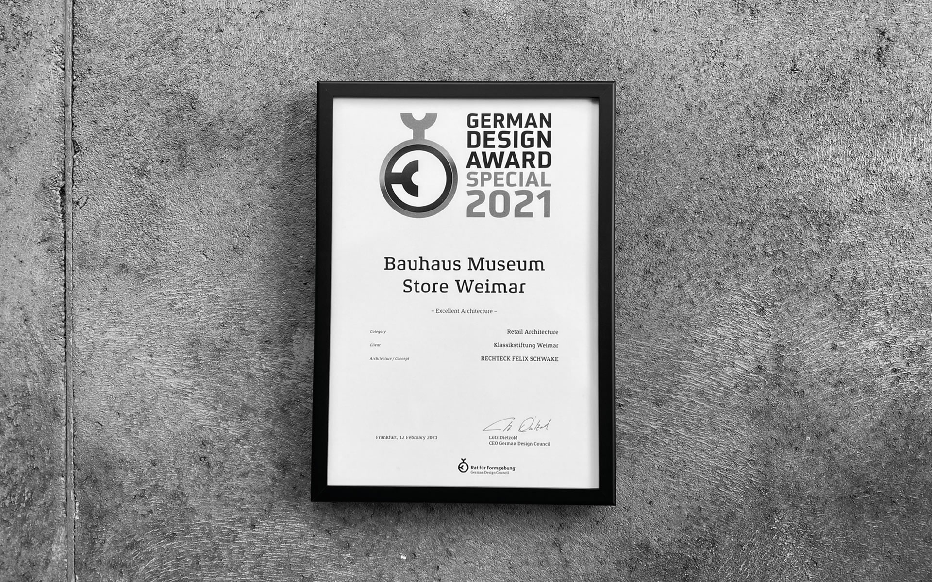FELIX SCHWAKE AWARD WINNING GERMAN DESIGNER ARCHITECT WINNER GERMAN DESIGN AWARD 2021